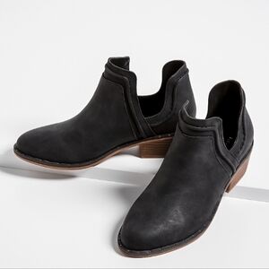 New Studded Stacked Heel Womens Chelsea Ankle Boots With Ortholite Foam ~ Black